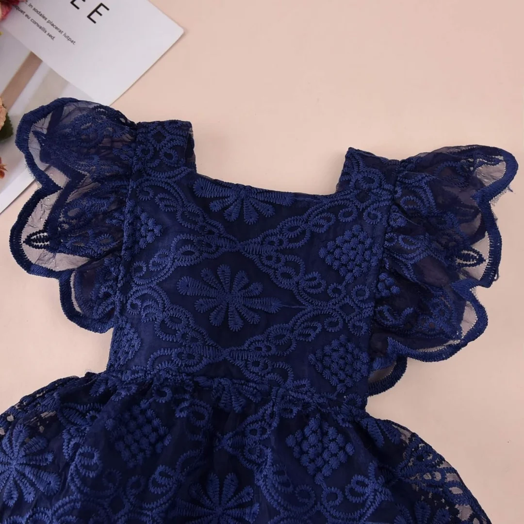 Abiti da damigella d'onore personalizzati con design a cut-out, abito a maniche a cappuccio, abito da cerimonia nuziale