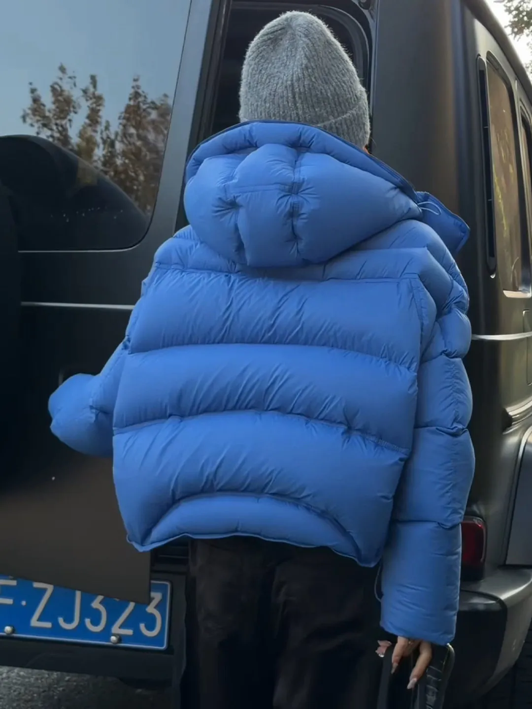 

Синяя короткая женская зимняя куртка-пуховик нового фасона, теплая, толстая, повседневная, свободного кроя, из нейлоновой ткани, с наполнителем из утиного пуха.