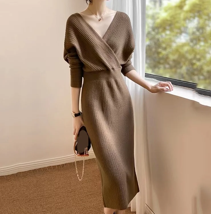 Design sense slimming and slimming V-neck hip hugging skirt, women's long sleeved temperament, waist cinching knitted dress