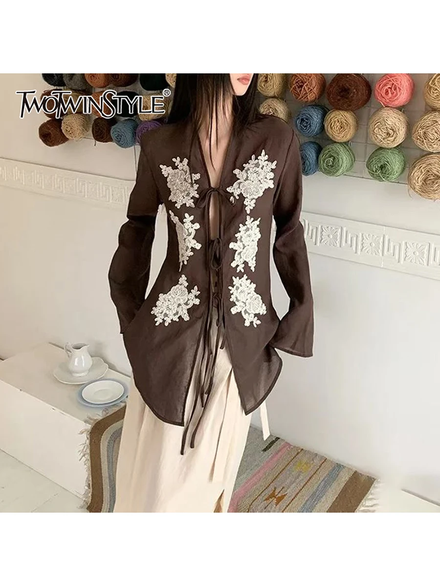 

TWOTWINSTYLE Hit Color Spliced Apppliques Elegant Blouses for Women V Neck Long Sleeves Patchwork Lace Up Blouse Female Clothing