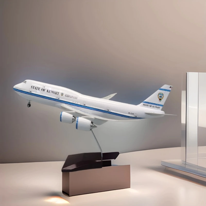 

Kuwait Airlines 47CM 1:150 Scale Model Aircraft B747-8 Model kit for adults LED Light Airplane diecast toys for children Gift By