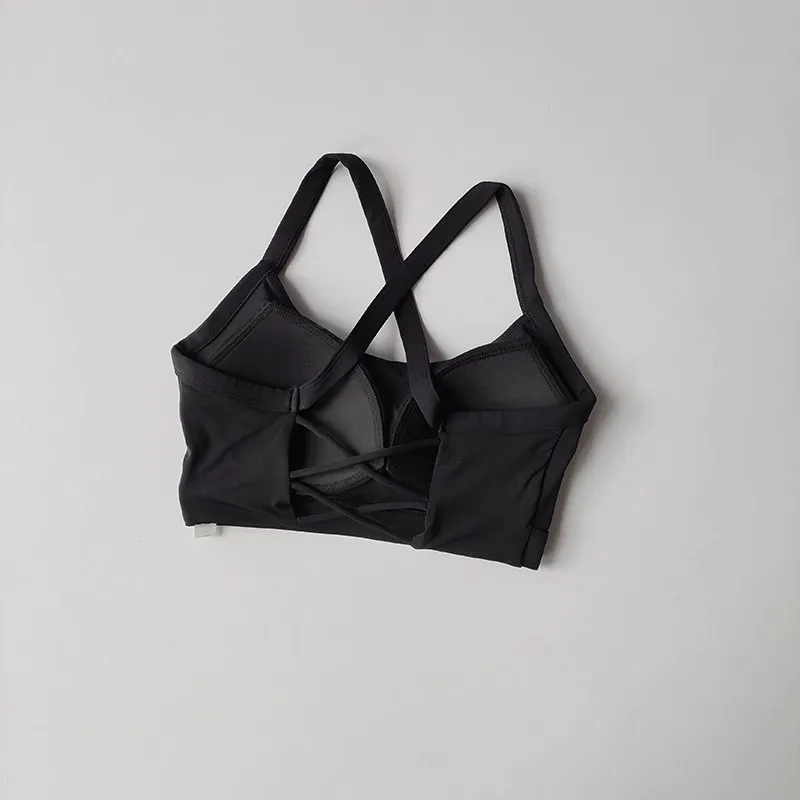 Damen-Yoga-Unterwäsche in Unifarben, Fitness-BH, weiches Sport-Top mit überkreuztem Rücken und Push-up-Effekt, mit Brustpolster, Yoga-Top, Sport-Crop-Top. – Detail 5