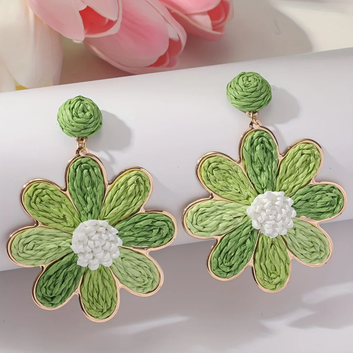 A Pair of Bohemian Lace Woven Flower Earrings, Stylish and Elegant Handmade Women\'s Earrings, Suitable for Vacation and Everyday
