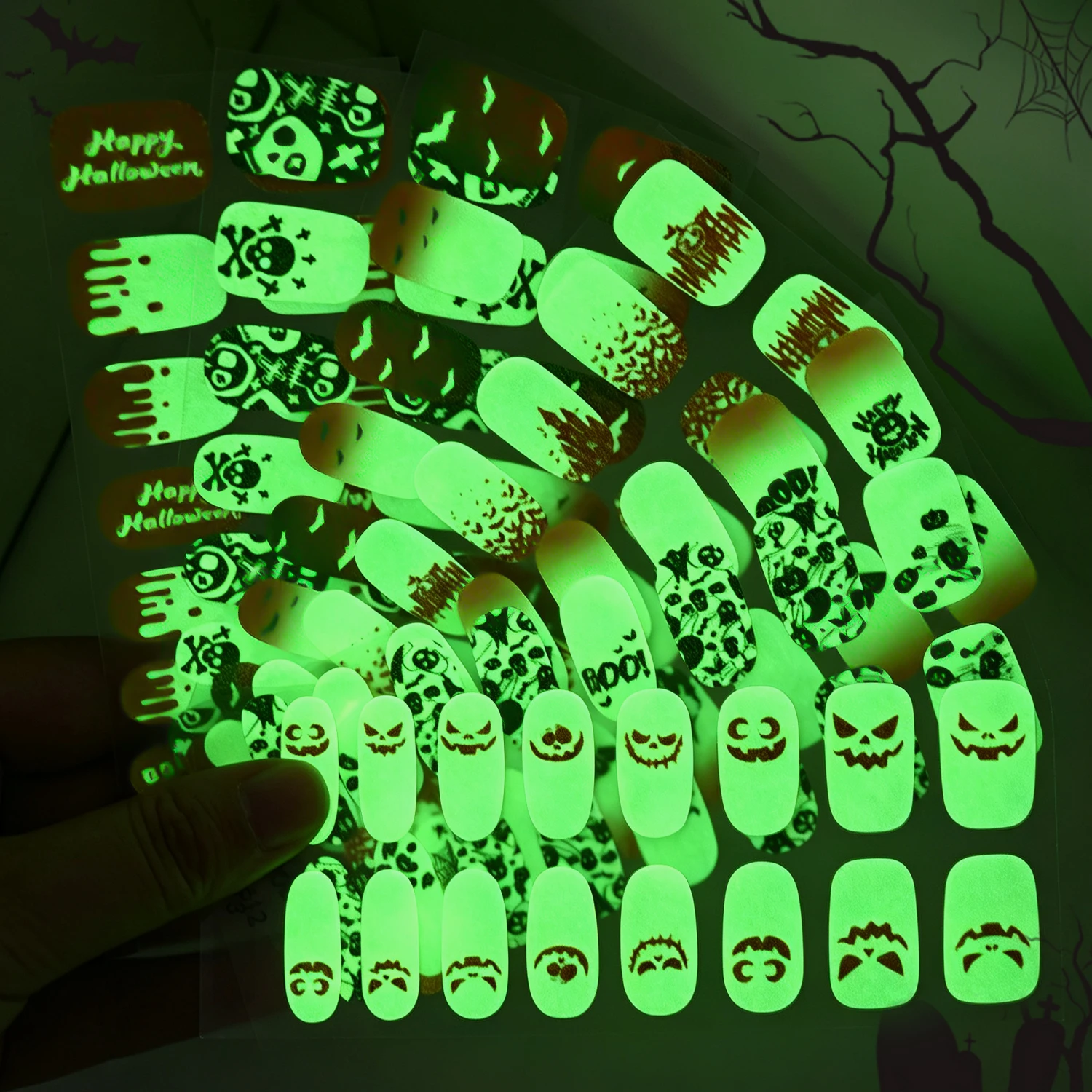 16Tips Halloween Glow In Dark Nail Art Stickers Luminous Ghost Bat Skull Spider Web Nail Decal Party Cosplay Festival Nail Decor