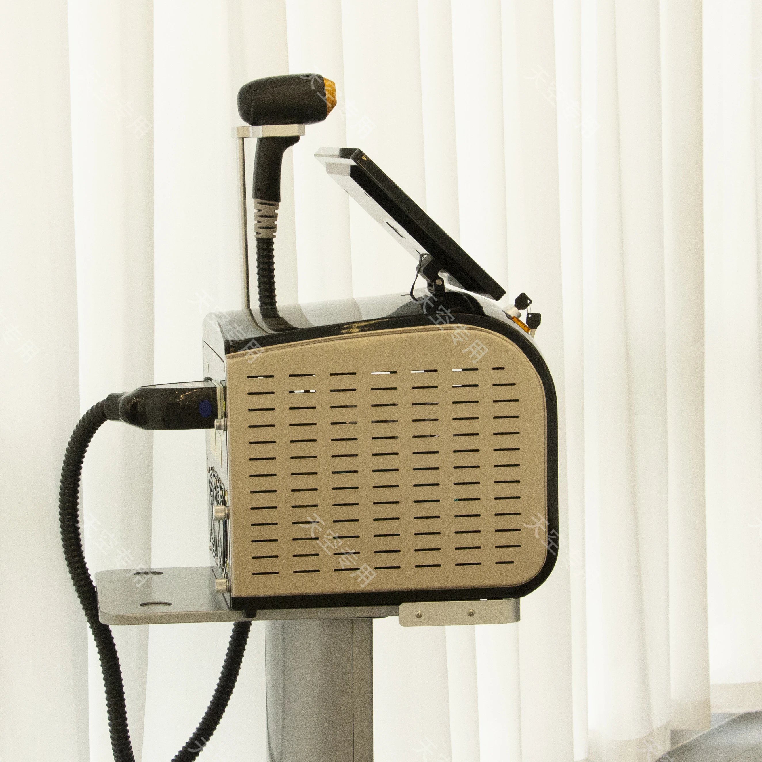 3500 واط 808 ديود 3 الطول الموجي 755 808 1064nm معدات إزالة الشعر بالليزر مع جهاز التيتانيوم الجليد آلة إزالة الشعر الدائم