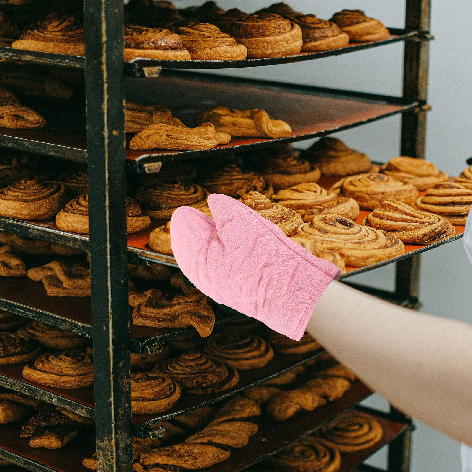 

1Pair Thickened Microwave Oven Gloves Heat Resistant Polyester Kitchen Baking Hand Protector Pink Oven Mitts Mittens for Cooking