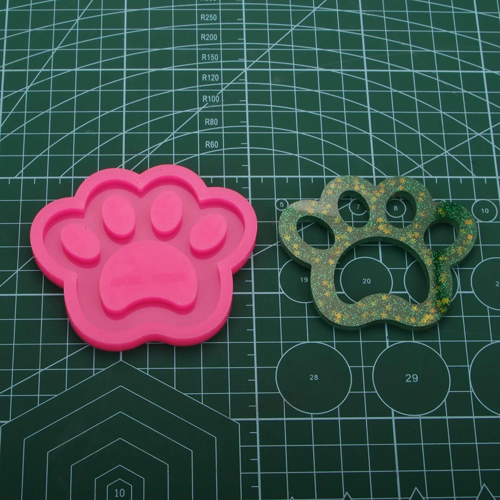 Shiny keychains Bear paw Silicone Molds DIY Jewelry Dog's paw keychain mould Epoxy Resin Cat claws and love Mold Custom DY0129