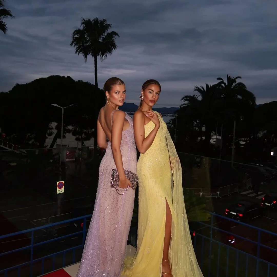 Bella personalizado amarelo brilhante de um ombro completo embelezado tule alta fenda cabo trem até o chão vestidos de festa elegantes