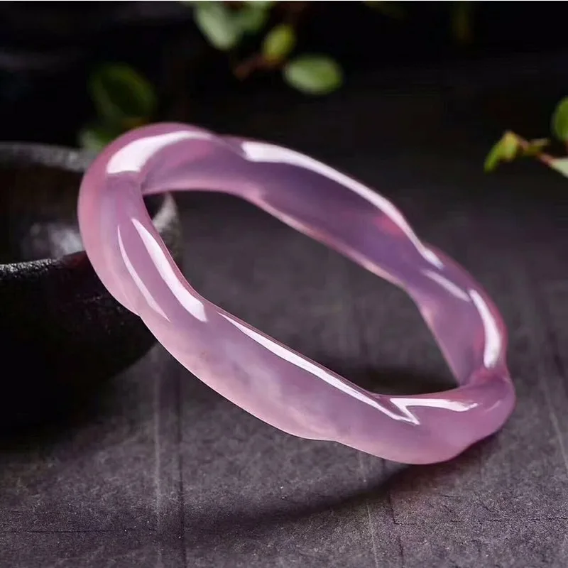 

Chinese Natural Purple Chalcedony Hand-carved Mahua Jade Bracelet Fashion Boutique Female Pink Lotus Jade Bracelet AgateBracelet