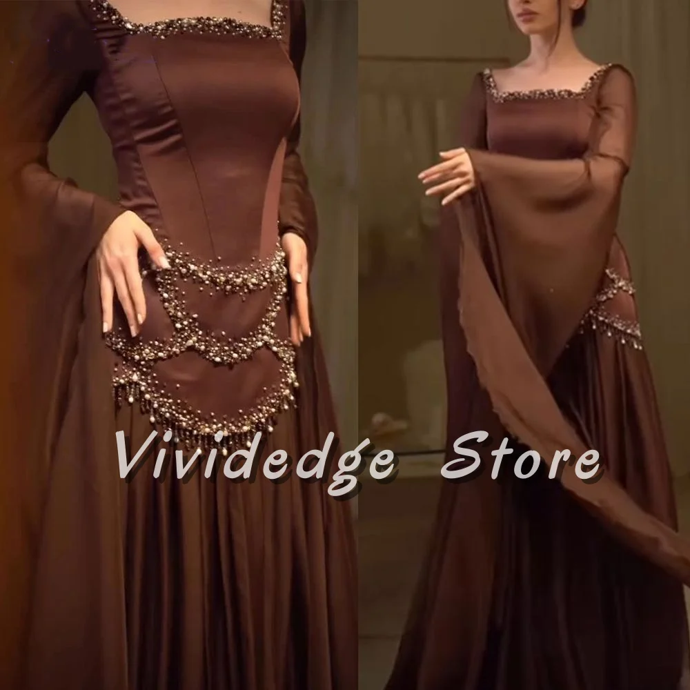 Maßgeschneidertes elegantes braunes Feen-Abendkleid mit ausgestellten langen Ärmeln, Perlen und Pailletten verzierten, plissierten A-Linien-Saum-Abschlussballkleidern