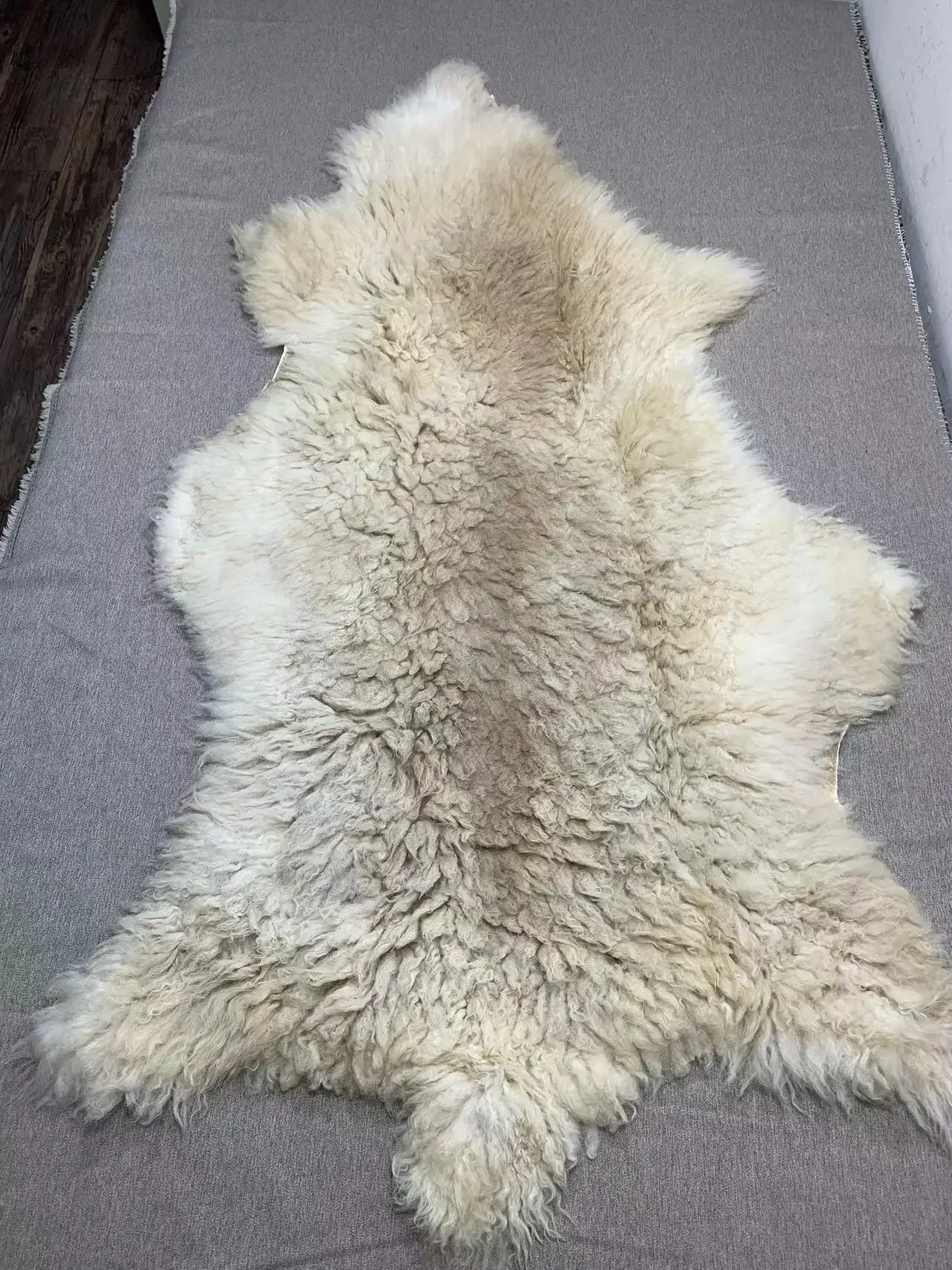 Natural Light Brown Lambskin Leather Rugs, Vintage Home Décor, Cloakroom, Sofa Cushions, Stool Cushions, Coat Material, real fur