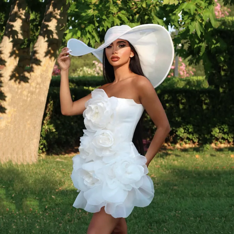 Love Simple White Mini Wedding Dress Pleat 3D Flowers Strapless Bridal Gowns Sexy Backless Sleeveless Short Dress Customized