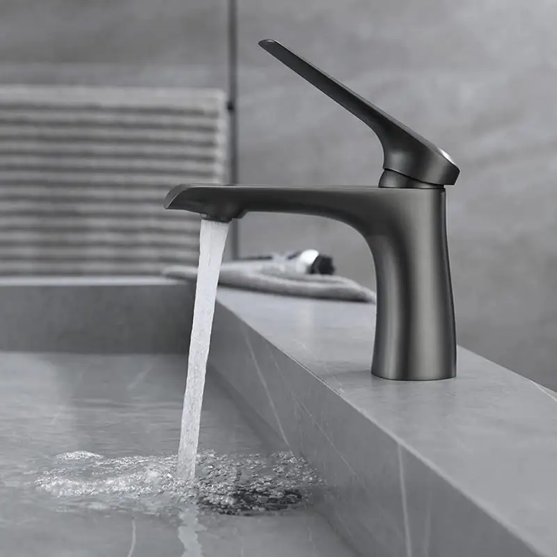 8pcs Faucet Aerator Replacement for Cache Aerators and Faucet Aerator Key Removal Tool Tap Aerators Flow Restrictor