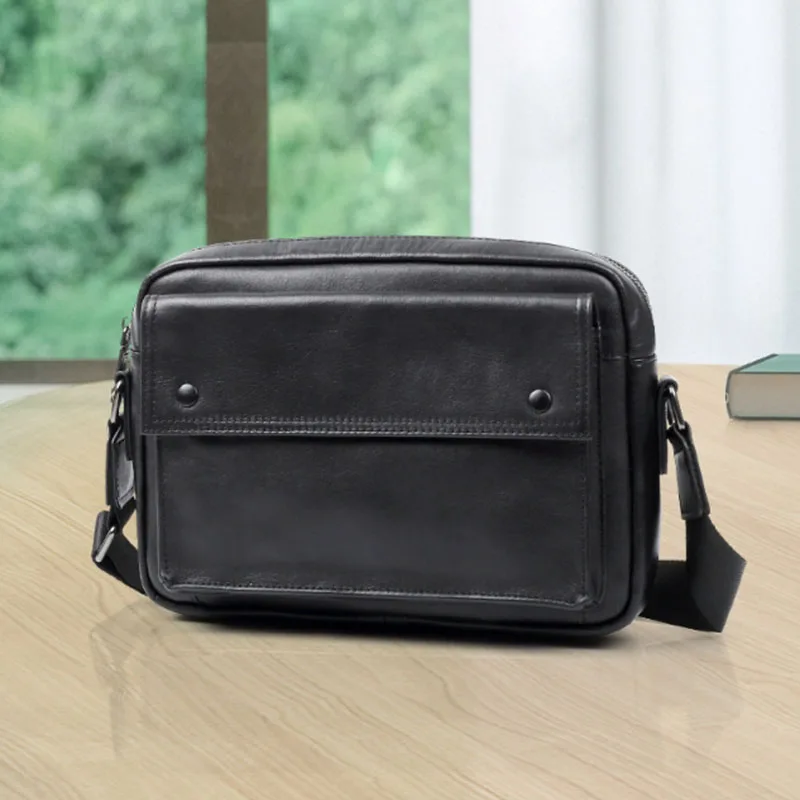 

Casual Men's Shoulder Bag New Fashionable Leather Crossbody Bag - High Quality Fashionable Design Men's Bag