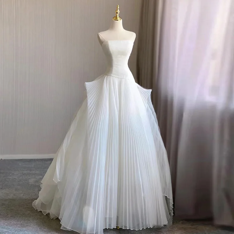 Strapless Simple Wedding Dresses Elegant  Sleeveless A Line Floor Length Bride Gown Zipper Back With Pearl Decoration  SWD225