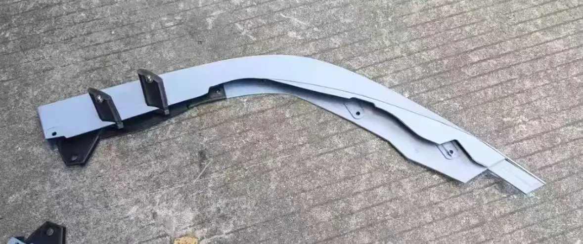Front Bumper Spoiler LEFT For Ferrari F8 985862850 (For: Ferrari F8 Tributo)