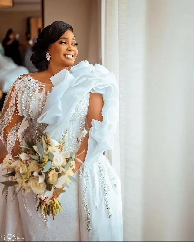 Customized  Sparkly Heavy Pearls Crystals  Wedding Dress For Bride Robe De Mariée African Long Sleeves Plus Size  Bridal Gowns