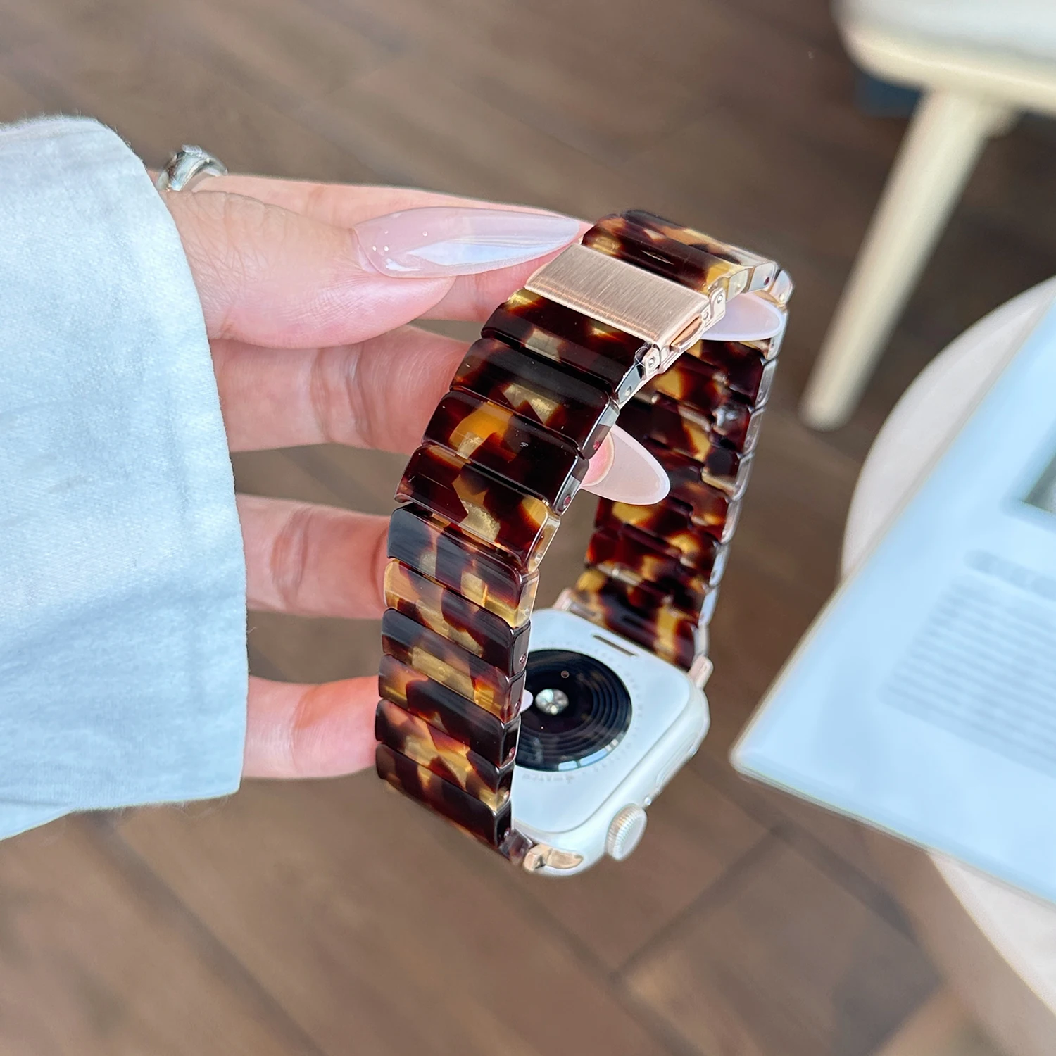Personalized Resin Strap for Apple Watch S10 Ultra 1/2 S9 S8 SE S7 49mm 46mm 45-38mm Butterfly Buckle Strap Universal 22mm Strap
