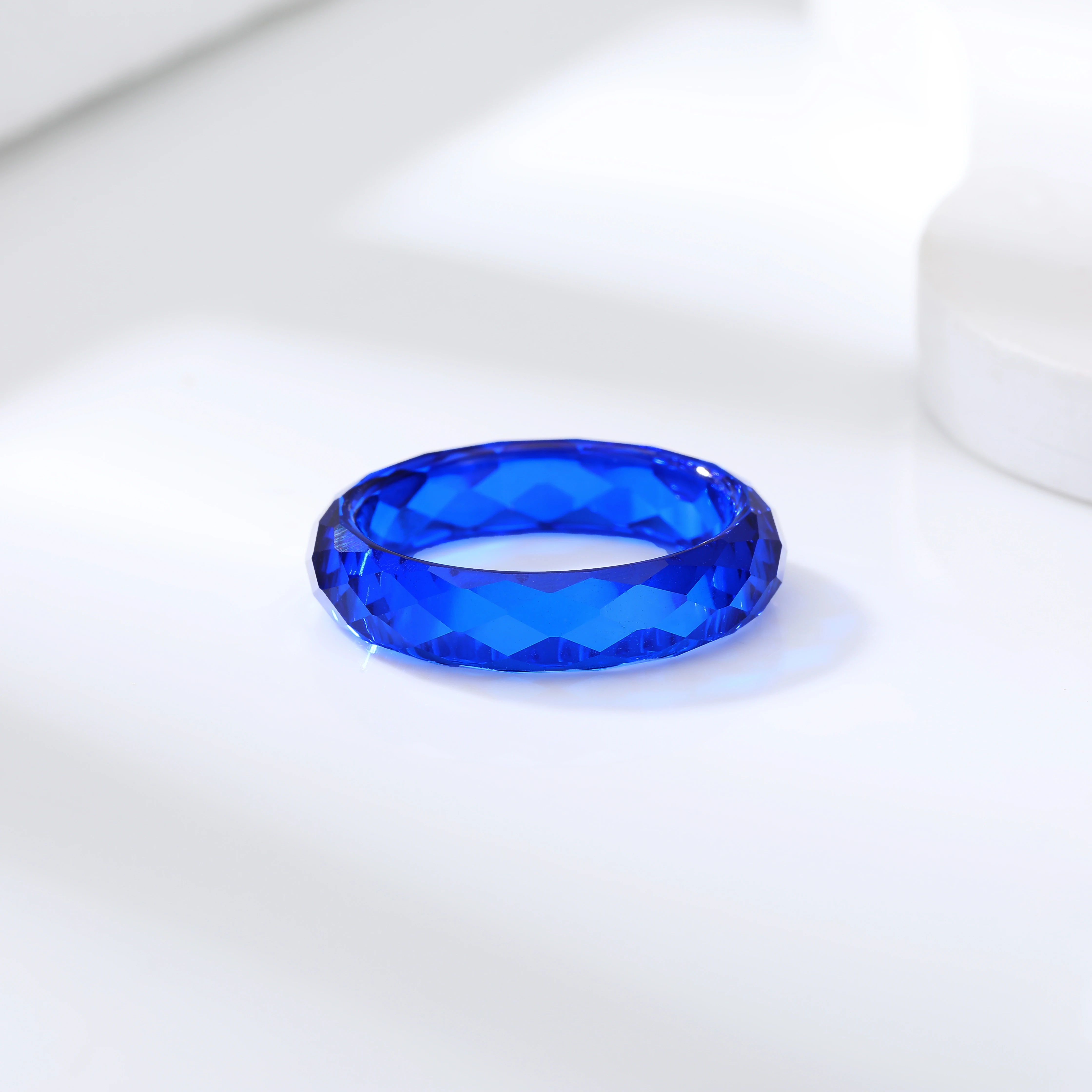 Eme jewe Lab Grown Ruby Ring Lab Grown Sapphire Ring مناسبة للارتداء اليومي.