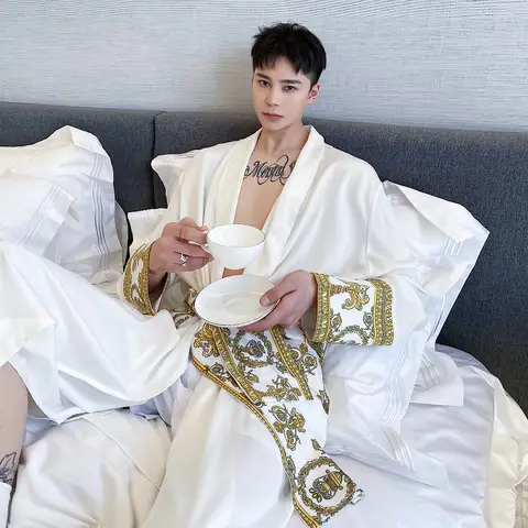 High Quality Satin Silk Vintage Printed Comfortable Robe Men Fashion Long Bathrobes Kimono Homme Sexy Loose Thin Sleepwear