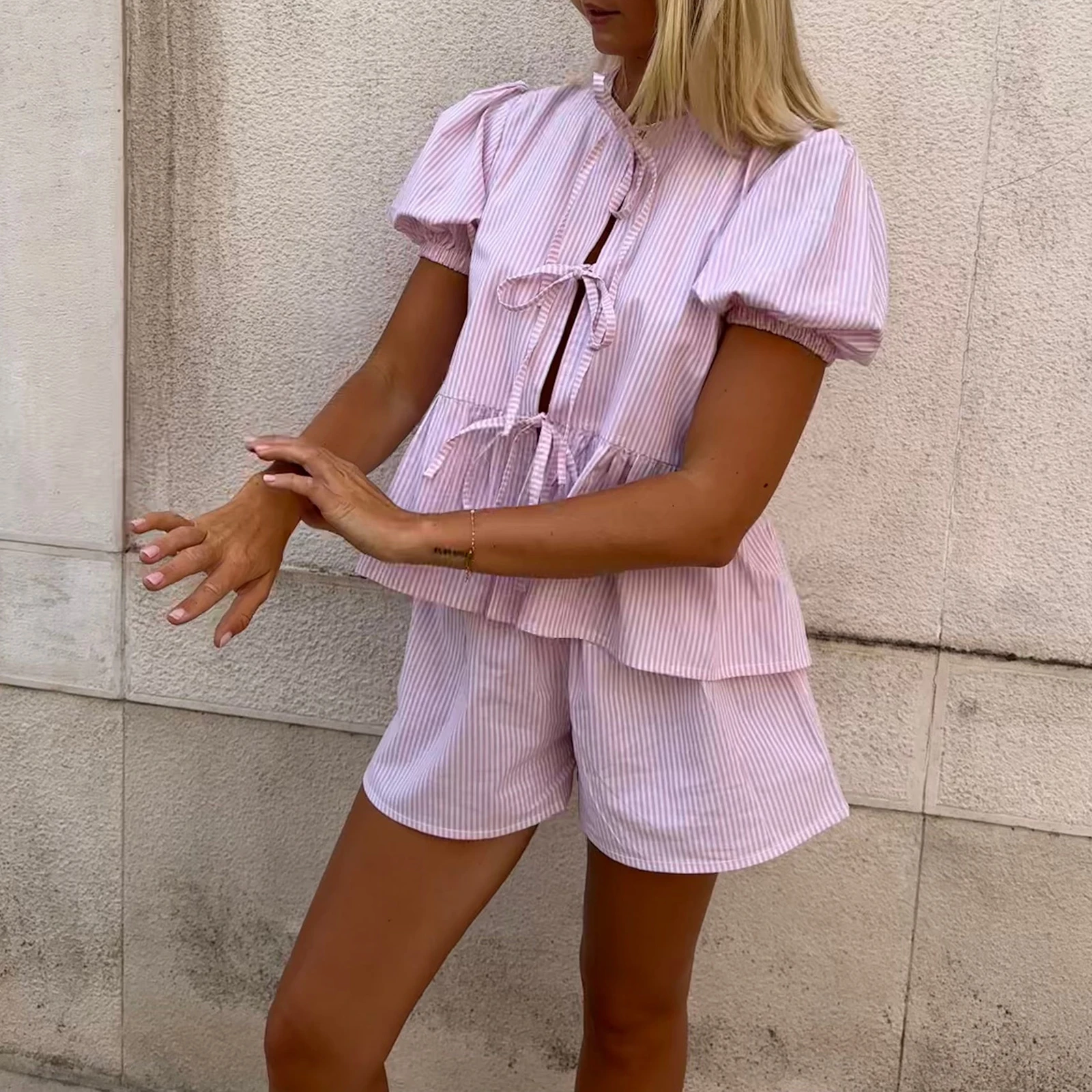 Y2K-Ensemble de pyjama à manches bouffantes à carreaux pour femmes, tenue de salon rayée, chemise péplum, ourlet à volants, short avant 2 pièces