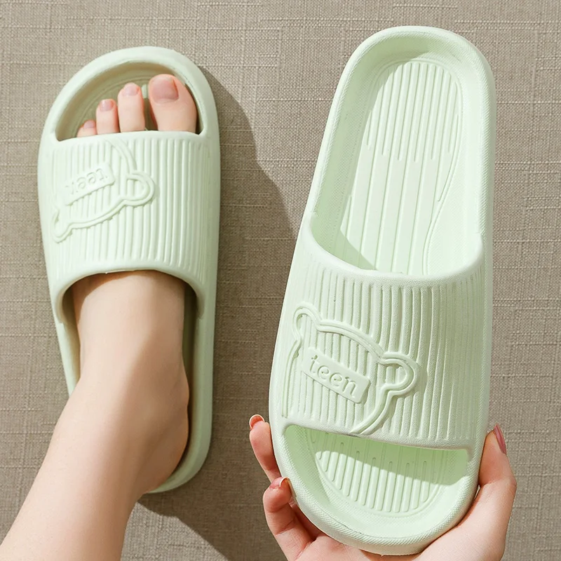 

Thick-soled sandals, non-slip, non-stinky EVA slippers, four-season home use, indoor EVA couple bathroom bathing slippers