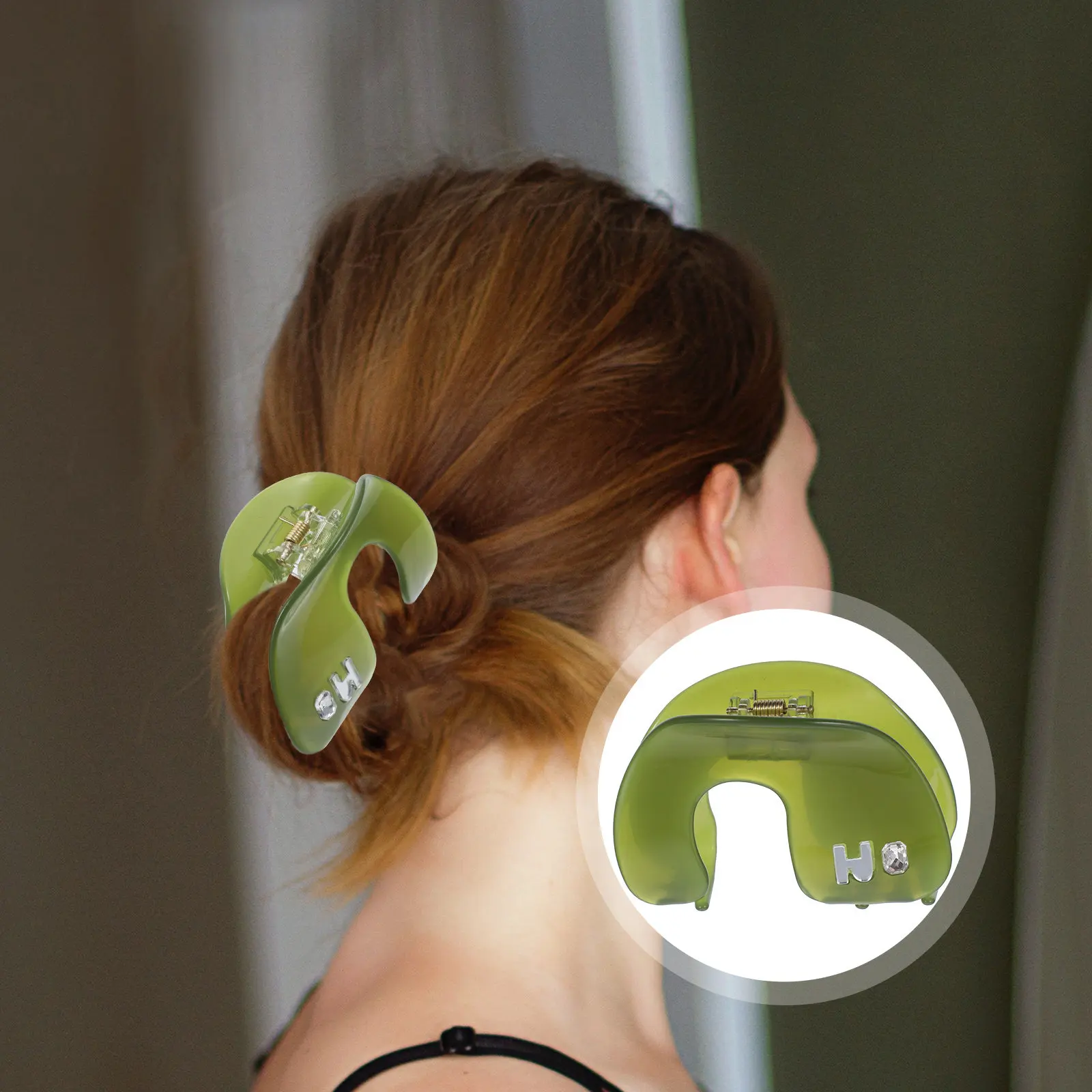 

Large Hair Claw Clip for Women U Shape Strong Grip Jaw Clamp Suitable for Thick Fine Long Hair Makeup Washing Face Cooking