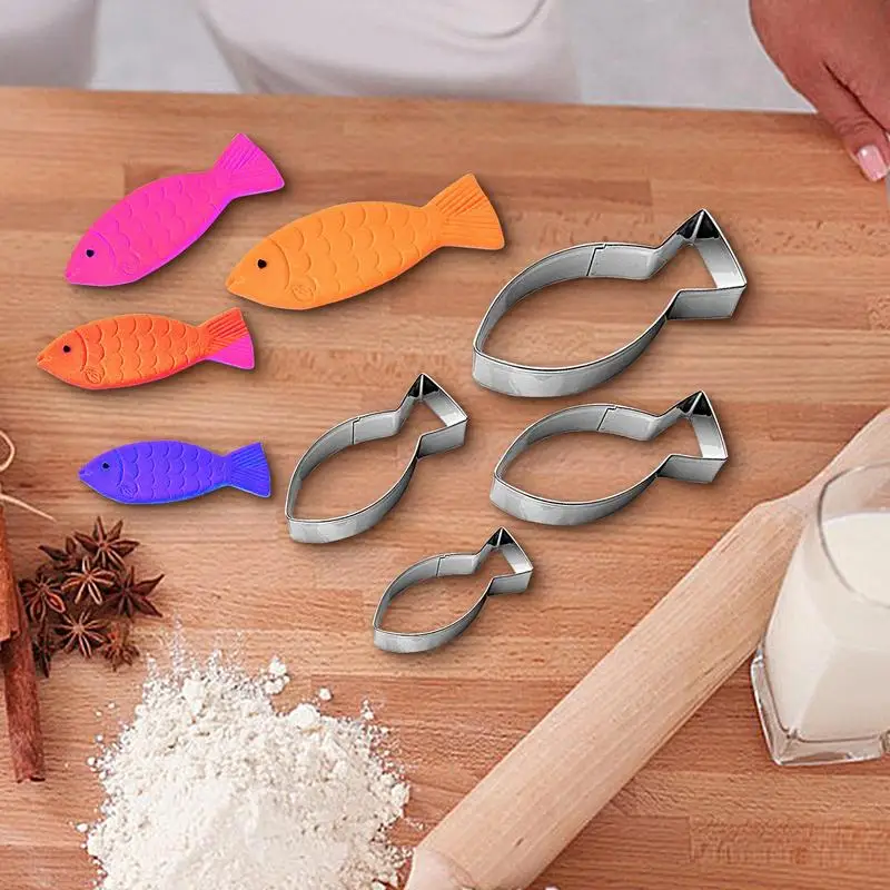 4PCS Cartoon Fish Cookie Cutter Aquatic Animal Fish Molds Cake Pastry Fondant Decorate Tools Cookie Cutters  Sandwich Mold  ﻿