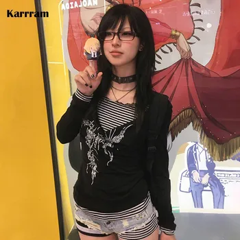 Karrram 日本 Y2k フェイク ツーピース トップス ゴミっぽい 2000 年代 タトゥー プリント Tシャツ グランジ 美学 パッチワーク Tシャツ ゴシック ヴィンテージ