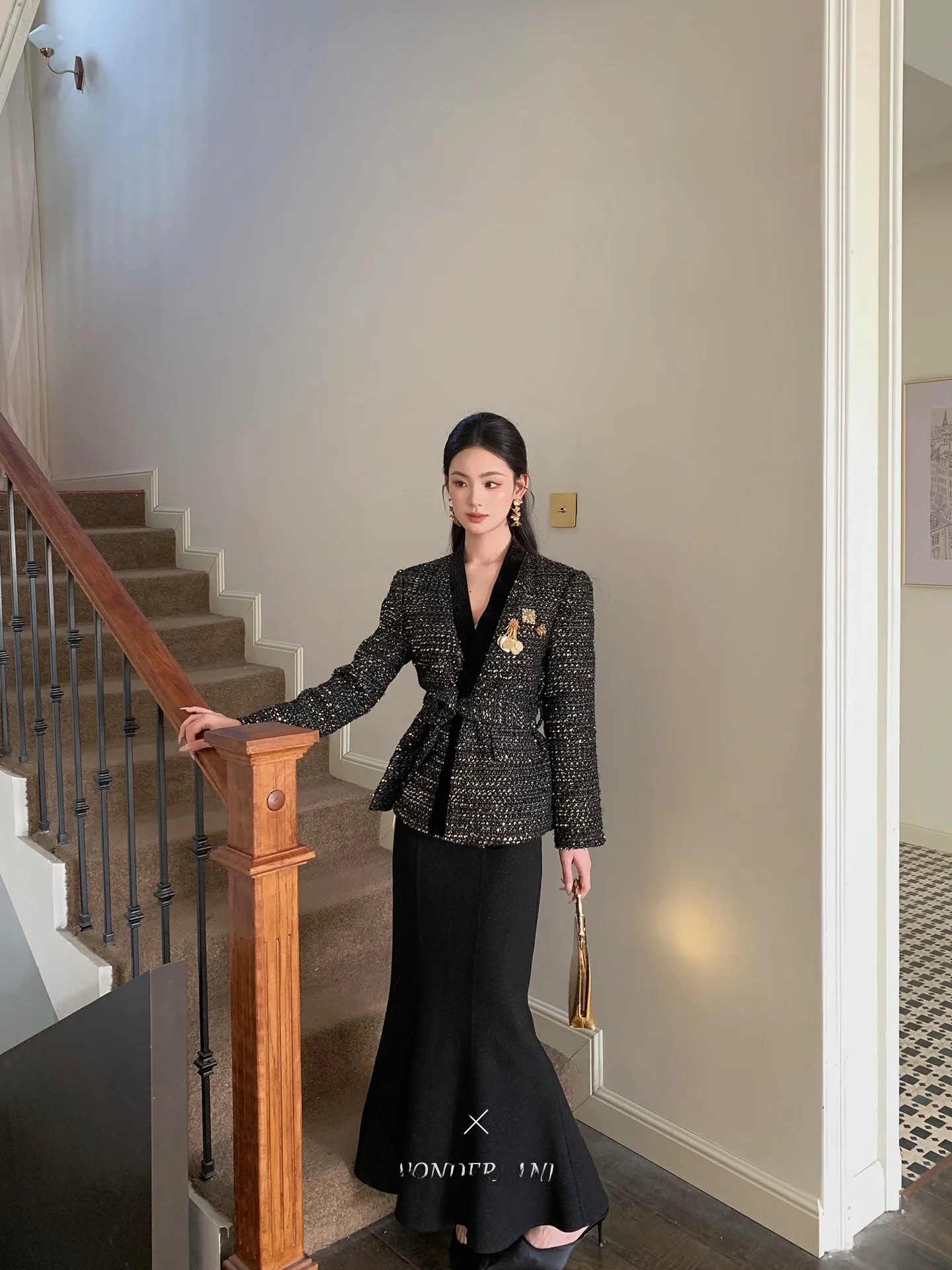 

Woolen Suit Jaet with V-Ne And Fi Tail Skirt by Wuyan hel Sydney Night Report Faion Ensemble for Women