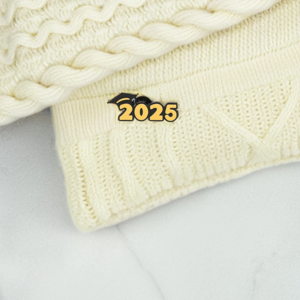 

5 Pcs Graduation Lapel Pins Exquisite Zinc Alloy Design for Cap Badge Party Supplies Season Brooch Pin Student Gifts