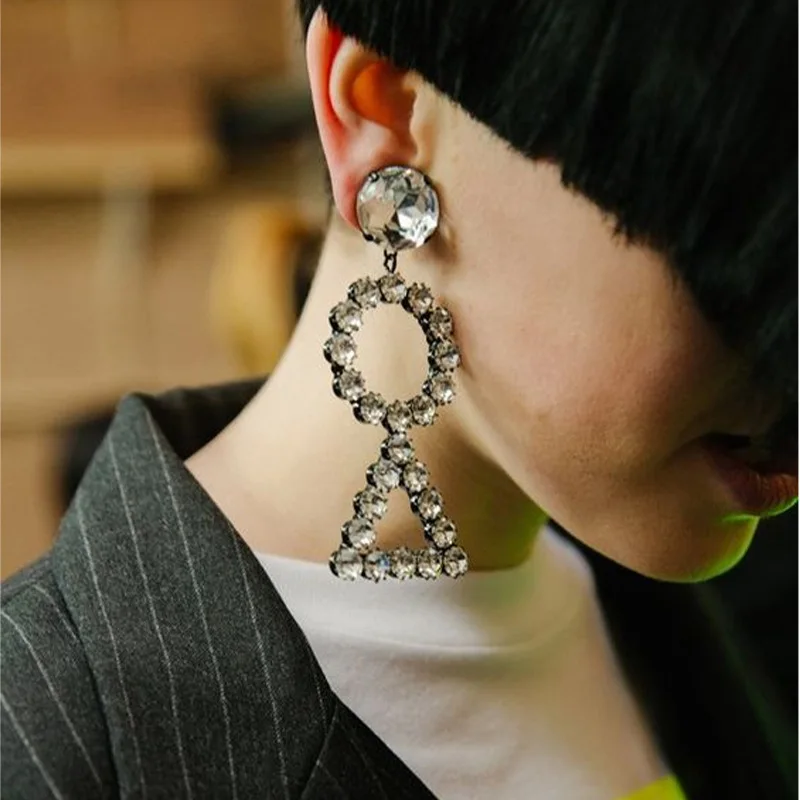 New rhinestone earrings, simple triangular pendant earrings, retro accessories earrings.