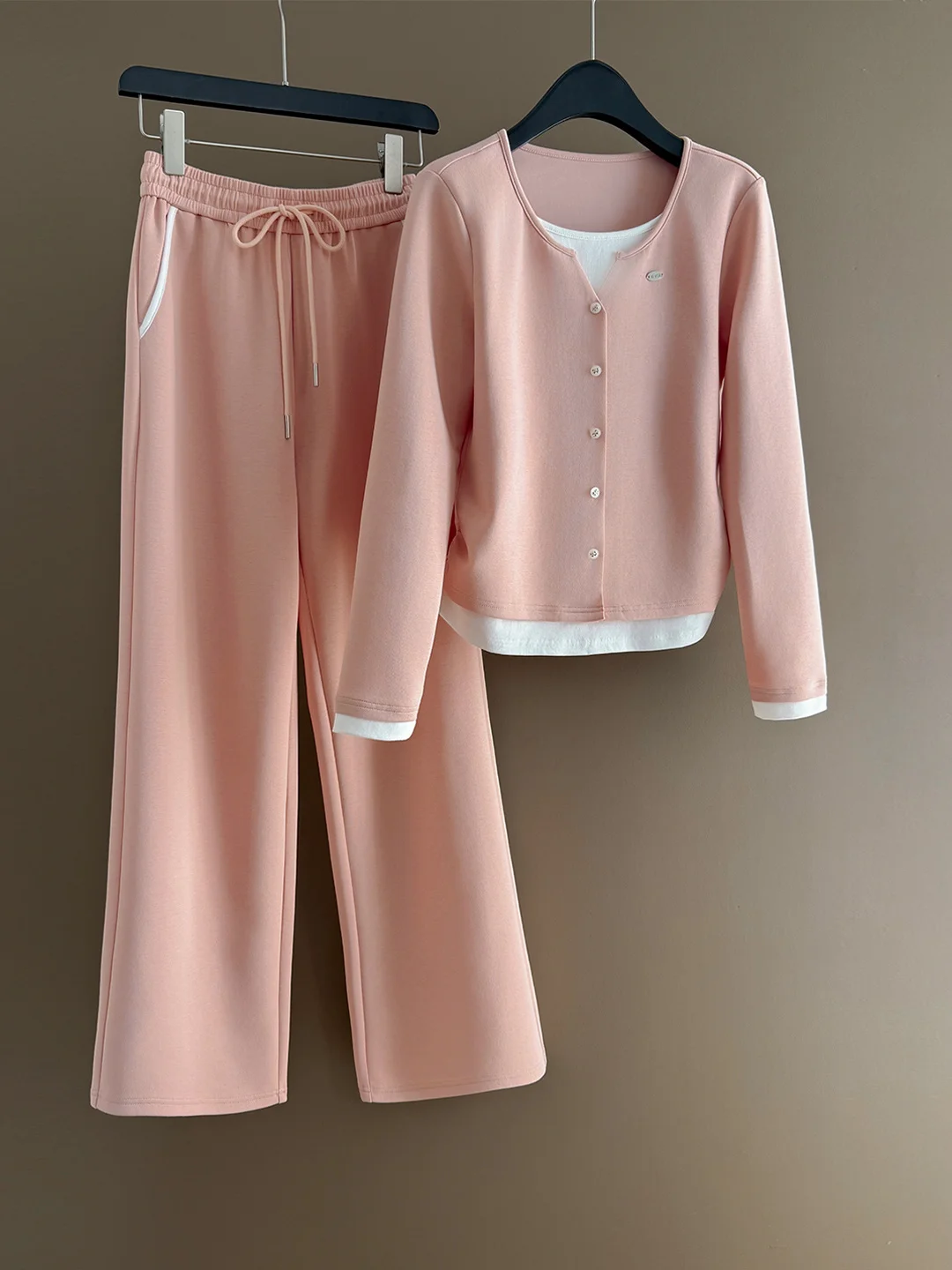

Sweet Gentle Autumn Casual Sports Set Women's Fashion Anti-Aging Pink Long Sleeve Top Wide Leg Pants Two-Piece Set