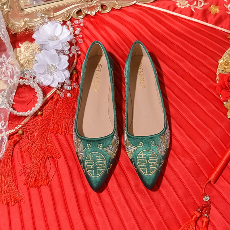 2026 Women's Emerald Green Satin Dragon Phoenix & Fortune Embroidery Pointed Toe Wedding Flat Shoes