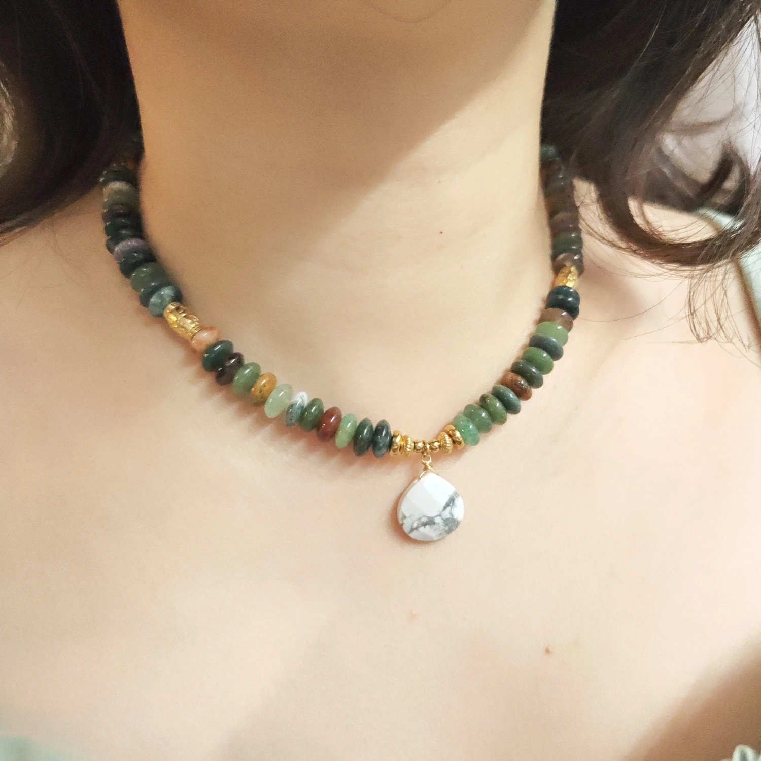 

Lii Ji Natural India Agate Howlite Staineless Steel Gold Color Choker Necklace 40+5cm