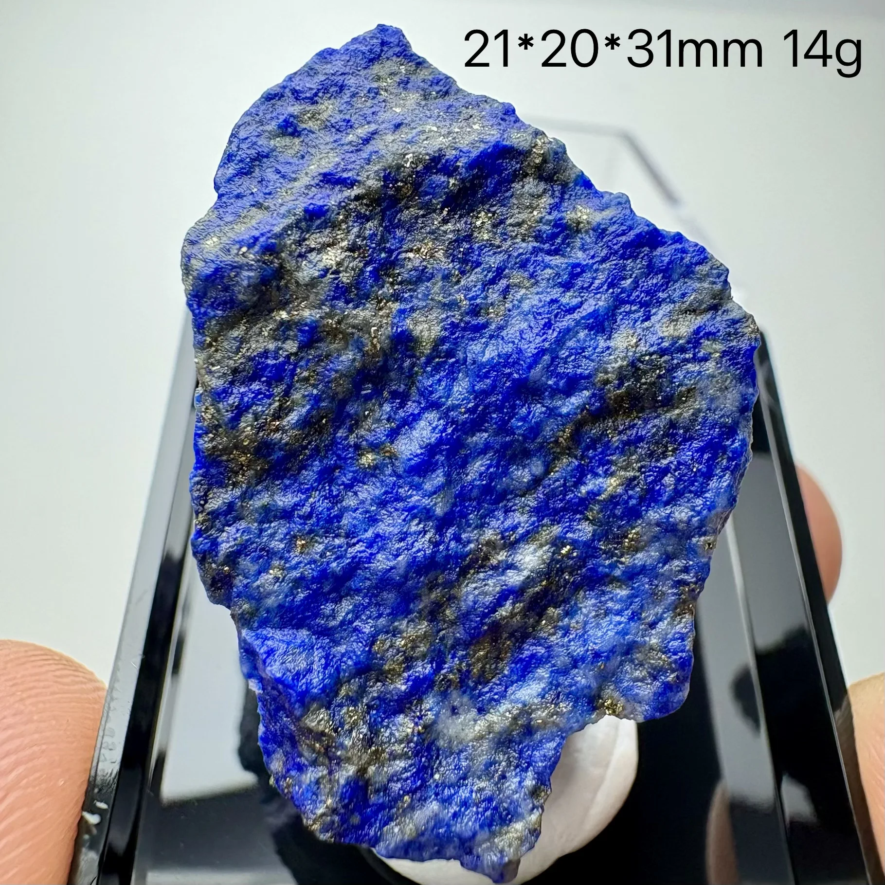 Natural materials: Afghan lapis lazuli, crystal mineral specimens, mineral collection items, fluorite, crystal clusters, quartz