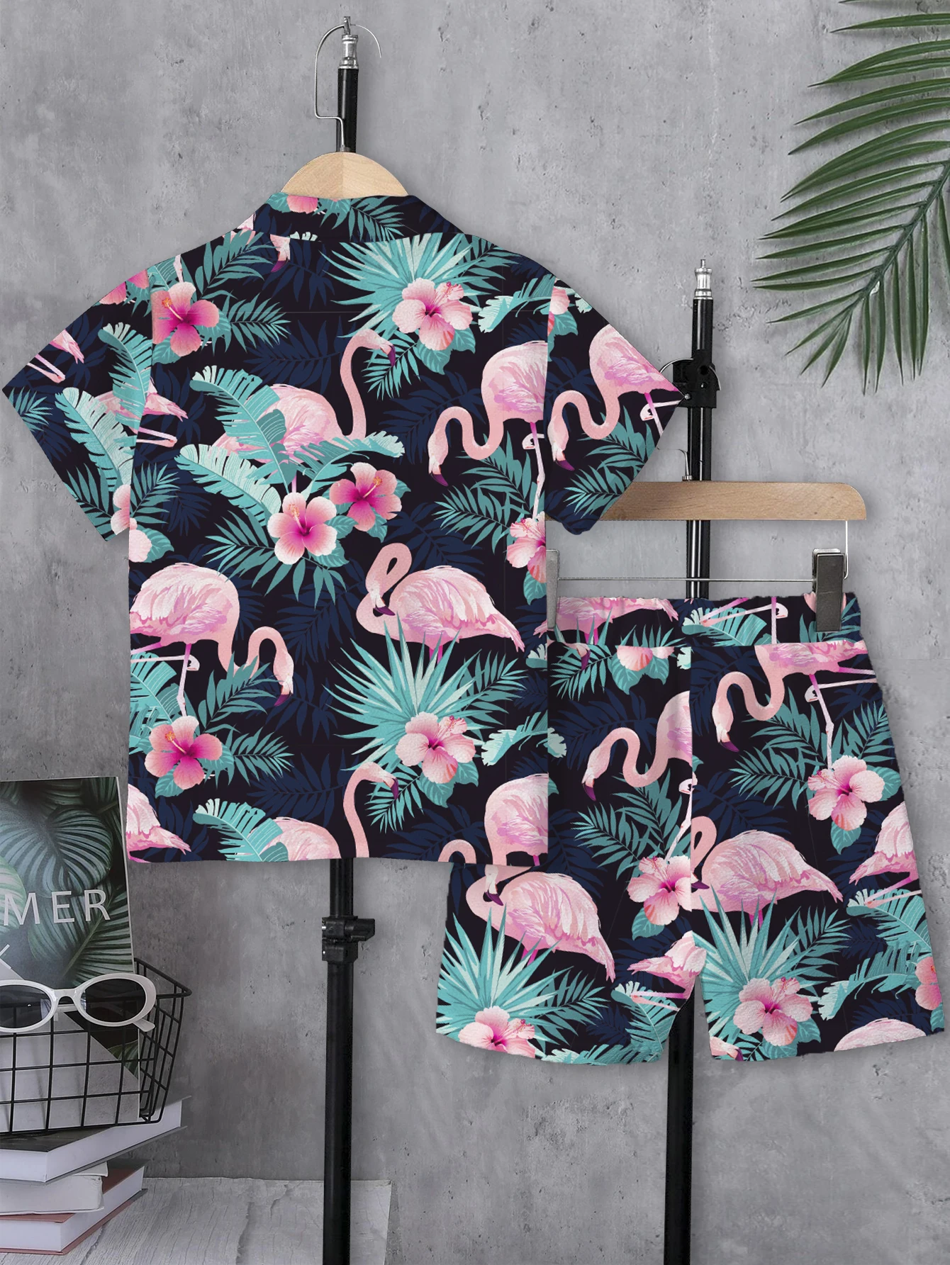 Tween Boys Hawaiian Vacation Style Short Sleeve Shirt And Shorts Set for Outdoor Scene Beach Vacation Casual Outfit Summer