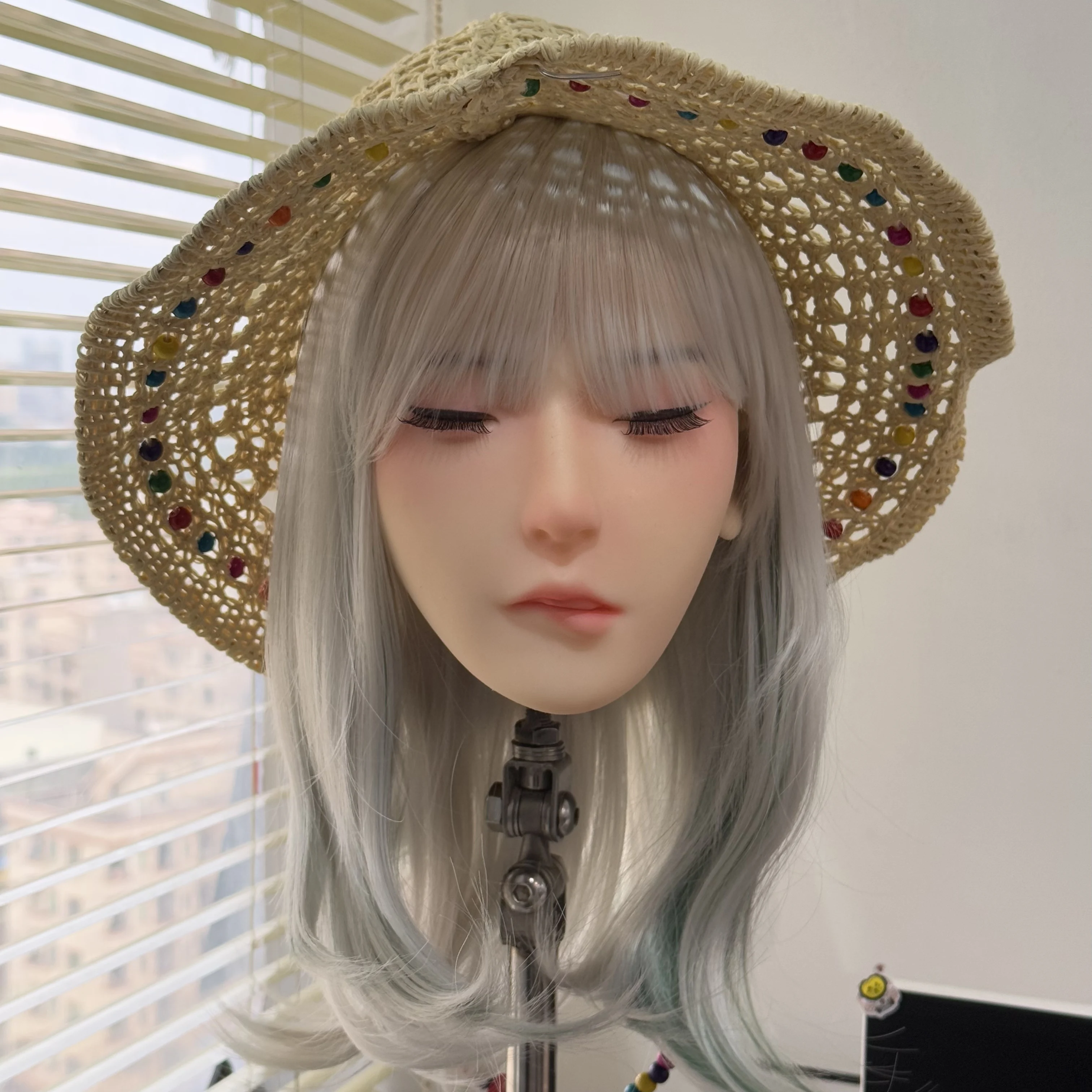 

Wig display stand - TPE material, elegant model heads for wigs, jewelry, glasses and masks, including matching wigs (excluding b