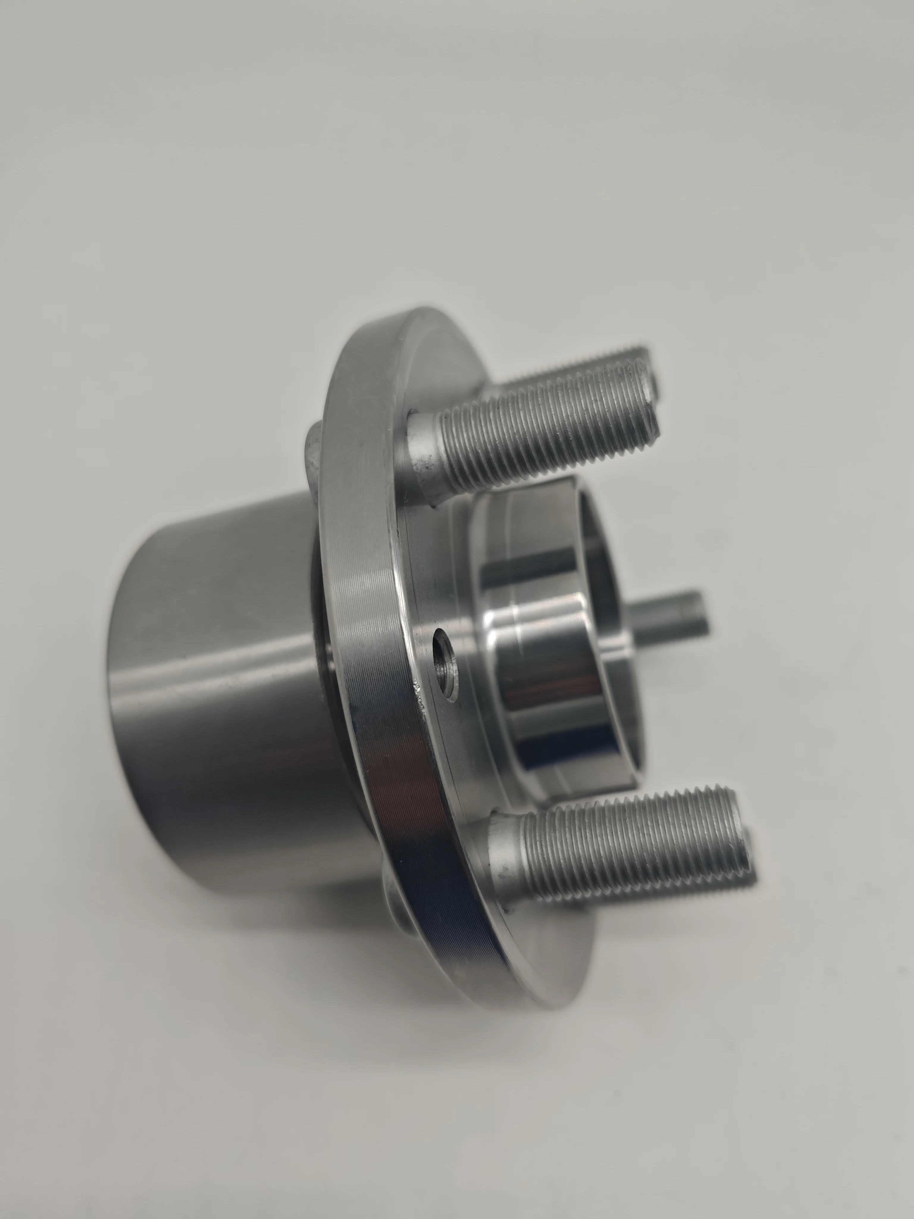 LR 003157 -VLB Ступица подшипника переднего колеса в сборе для LAND ROVER Freelander 2 2008-2015