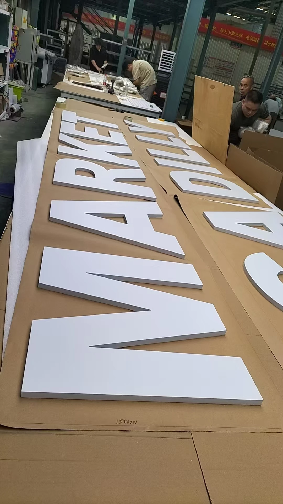 Customized metal billboards, outdoor decorative walls, metal gold letters, silver letters, logos