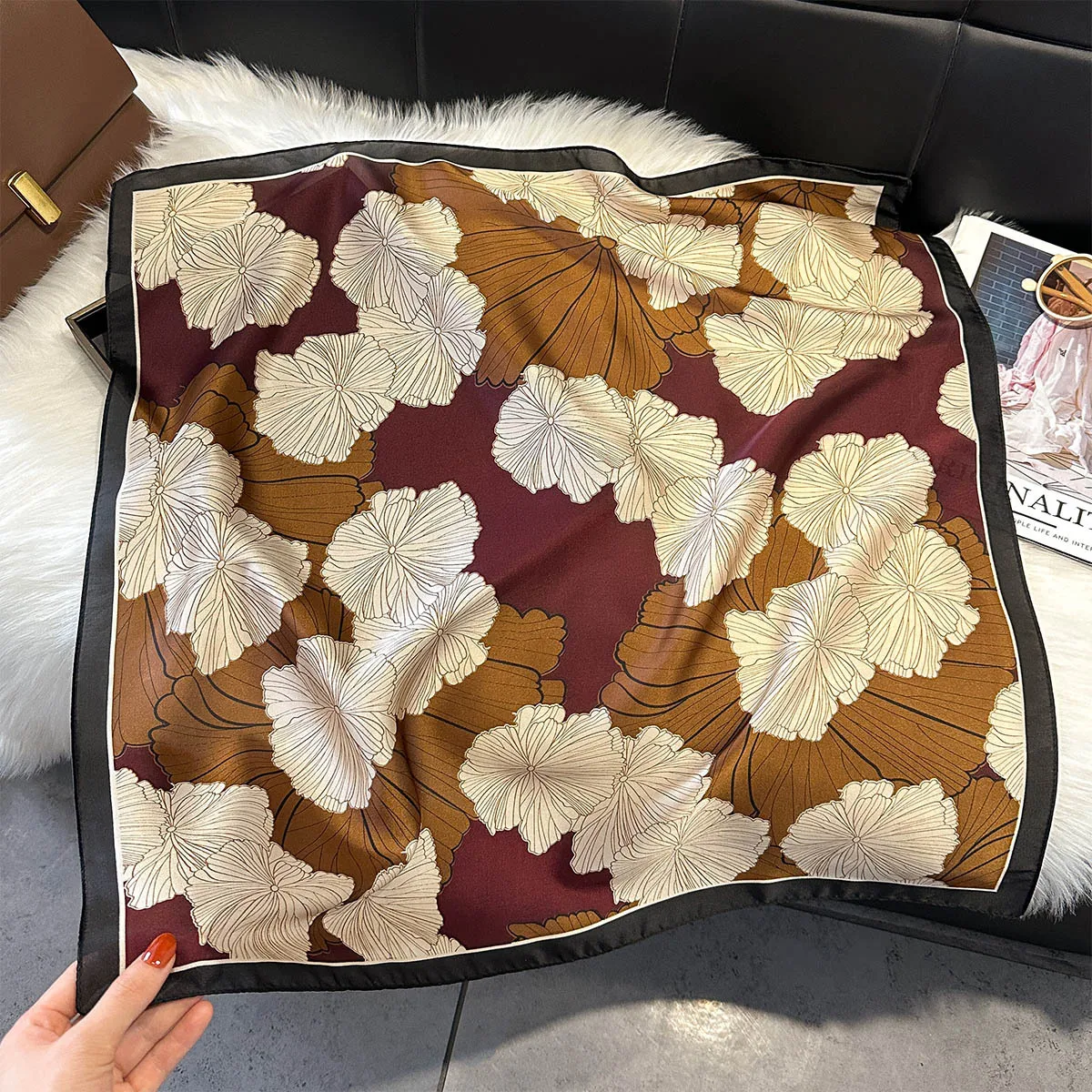 مصمم الحرير مربع وشاح المرأة شال من الساتان التفاف الحجاب رباط شعر الإناث المعصم الفاخرة الرأس 70*70 سنتيمتر Echarpe 2025 باندانا #3