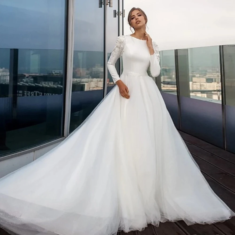 

Beautiful O-Neck Long Sleeve Ball Gown Wedding Dresses Simple Satin Luxury Appliques Lace Court Train Princess Bridal Gown 2023