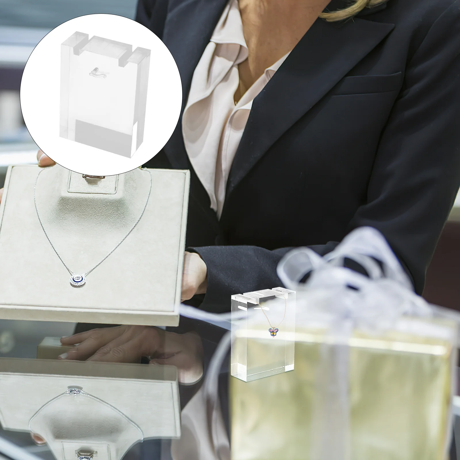 

Acrylic Necklace Holder Display Stand Stable Clear Jewelry Organizer for Necklaces Boutique Display Necklace Stand