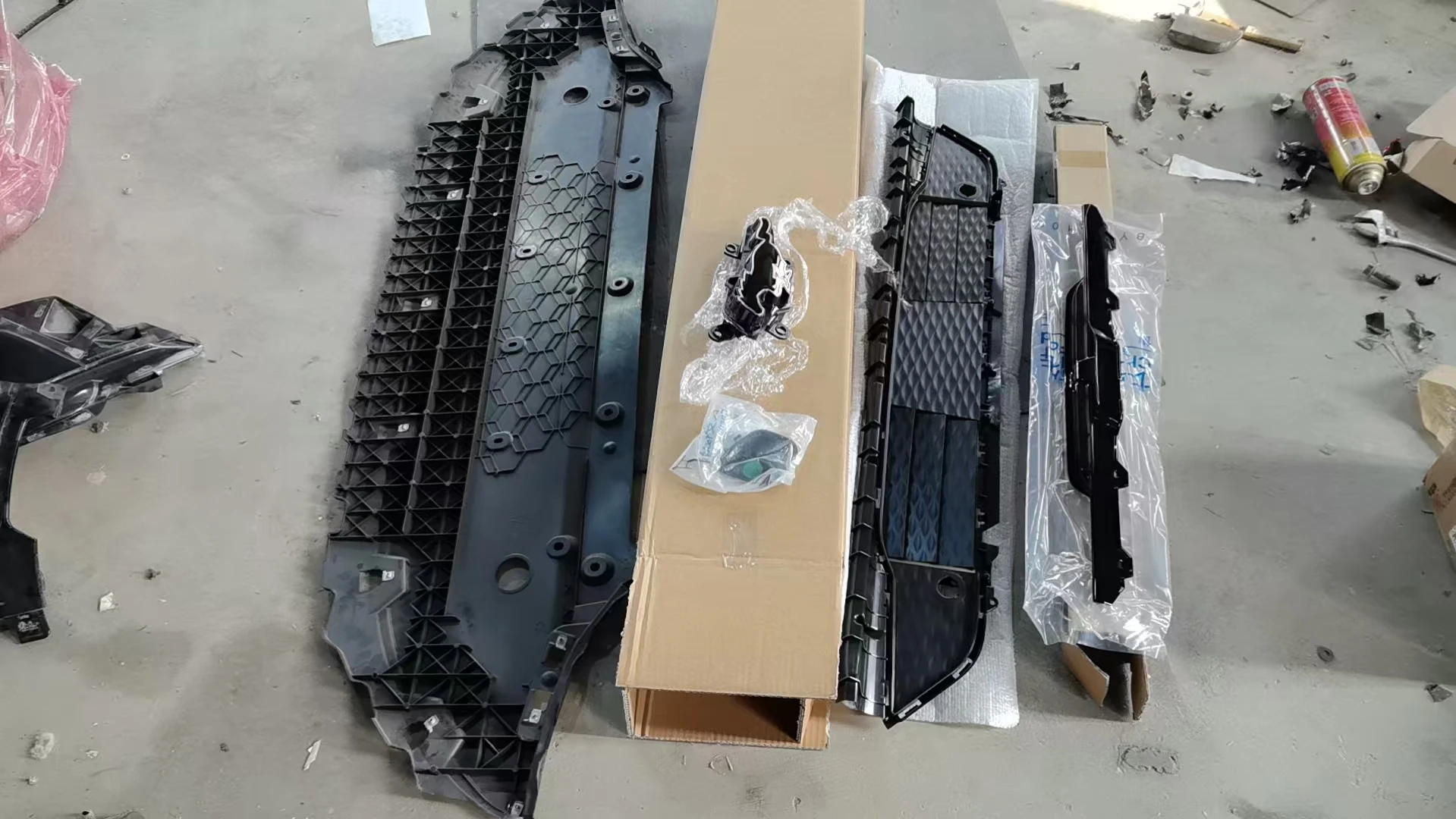Mustang Mach E China GT Version Front Bumper Lower Shutter & Grill OE LJ9Z8475A Replace 2021-2023 12 Months Warranty