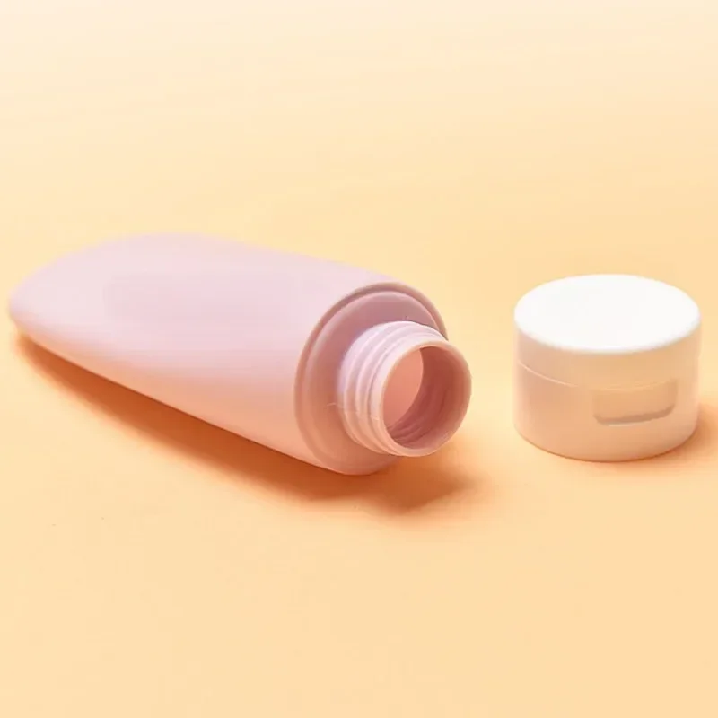 مجموعة زجاجات السفر المقاومة للتسرب من السيليكون مكونة من 4 قطع، حاويات محمولة قابلة لإعادة الملء وقابلة للعصر لمستحضرات التجميل وغسول رحلة عمل