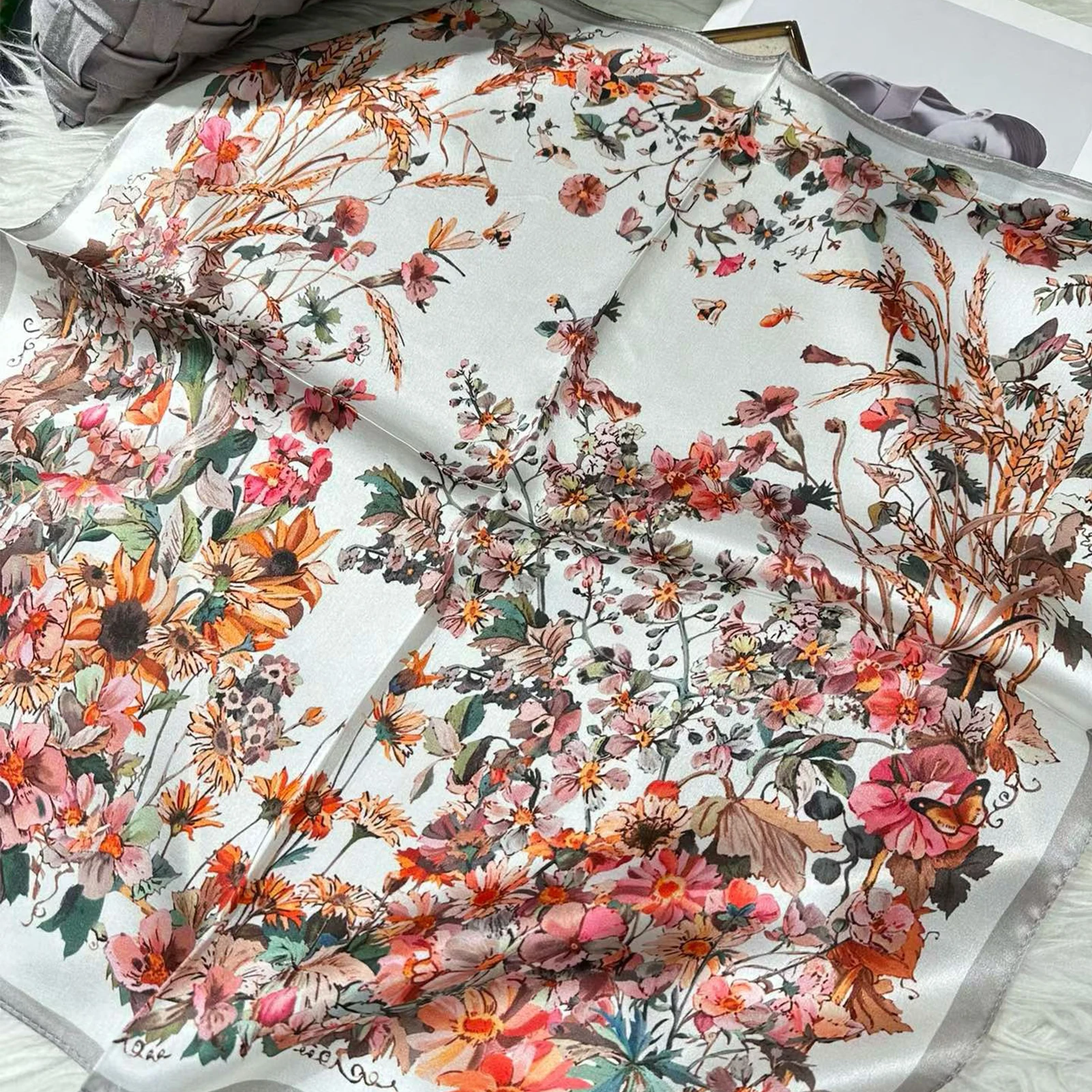 

БИСИФА | Элегантные белые шелковые платки с цветочным узором, хиджабы для женщин, модные весенне-осенние шарфы из 100% тутового шелка, повязки на голову, 70*70 см