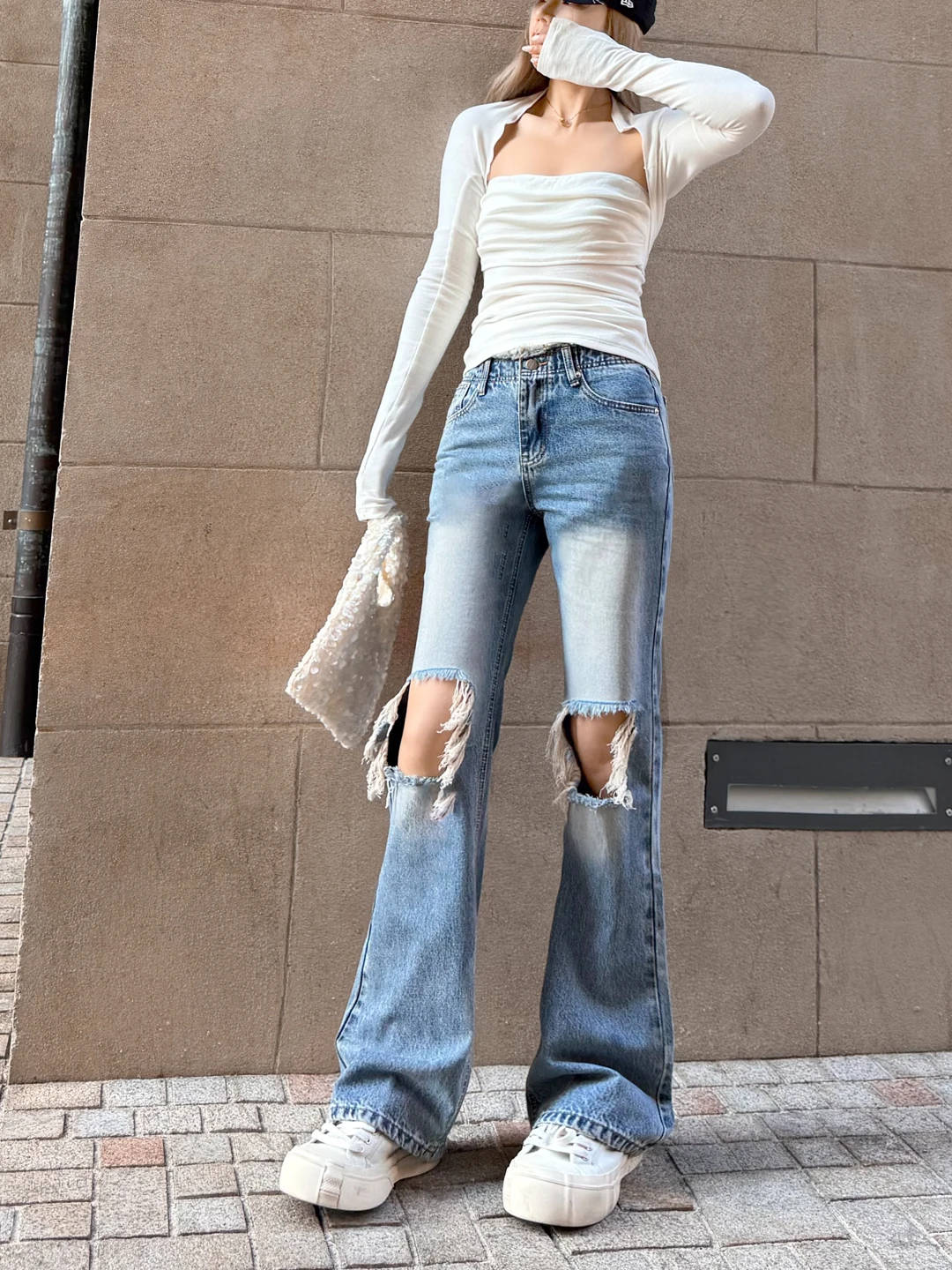 

Women's Slim Fit Denim Jeans Spring 2026 New Washed Ripped Design Vintage Feel Frayed Hemming Slimming Casual Pants