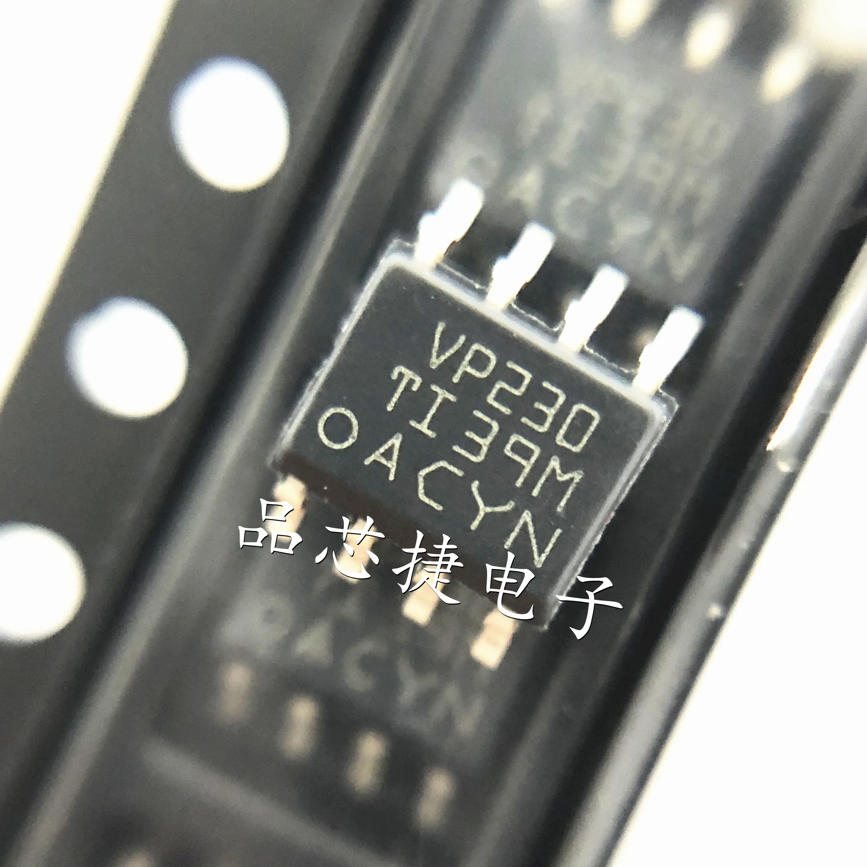 10pcs/Lot SN65HVD230DR Marking VP230 SOIC-8 3.3V CAN Transceiver With Standby Mode