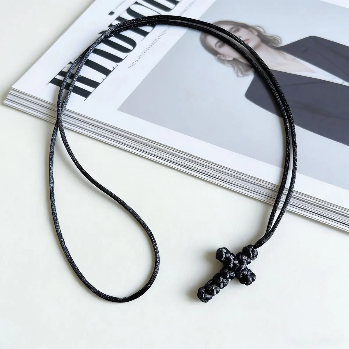 10 pièces de chotki/komboskini de prière orthodoxe religieuse, faites à la main, unisexes, personnalisées, avec pendentif en forme de nœud, corde noire et bleue, croix, collier