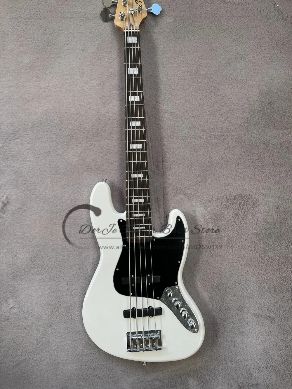 5 String White Bass Guitar, Fixed Bridge, Solid Wood Body Rosewood Fingerboard, Active Battery, Black Pickup Board, Customizable